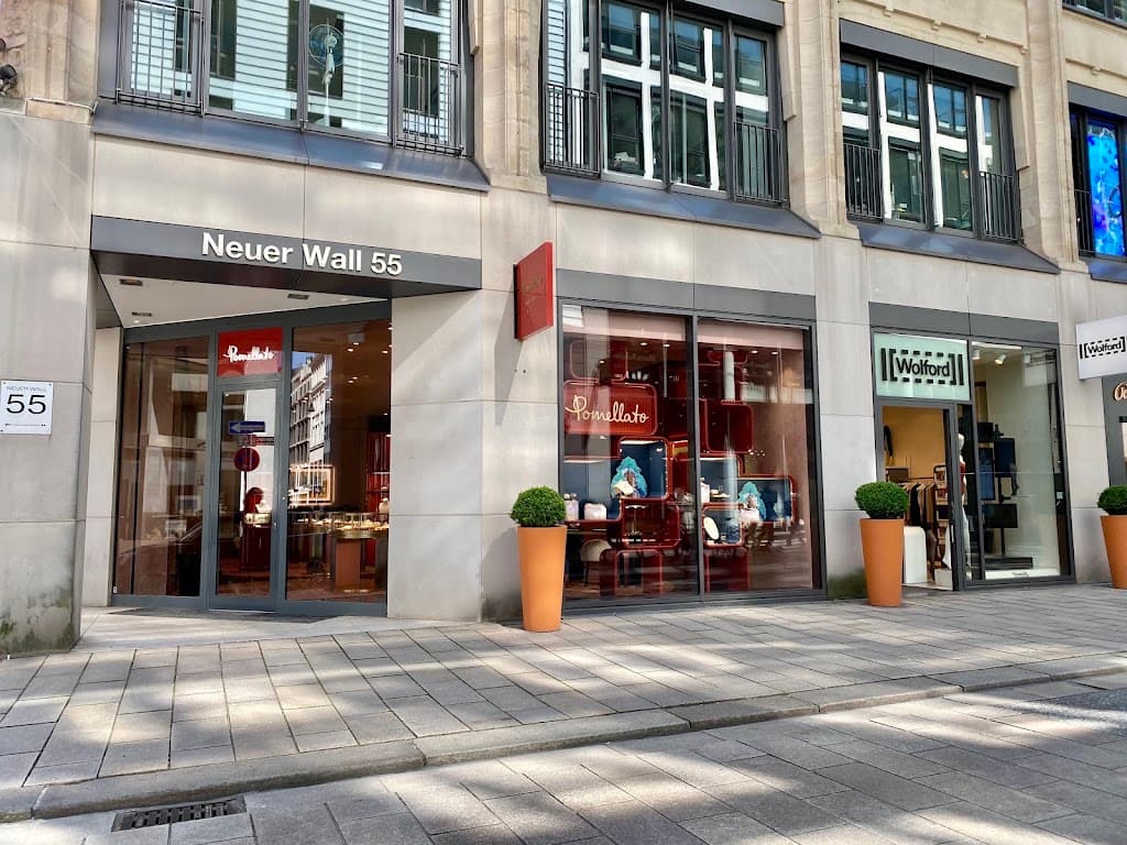Notare an den Alsterarkaden in Hamburg