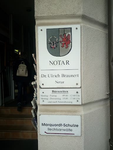 Notariatsverwalterin Laura Henn — Kundenfoto