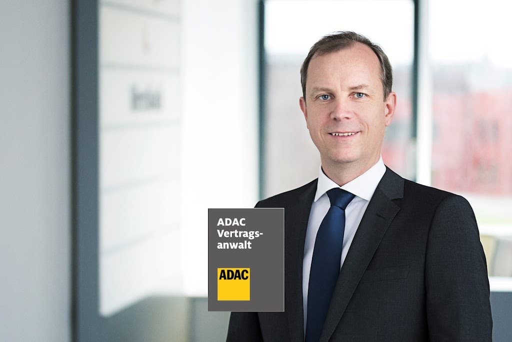 Momberger - Fachanwälte für Verkehrsrecht - ADAC Vertragsanwalt Henrik Momberger